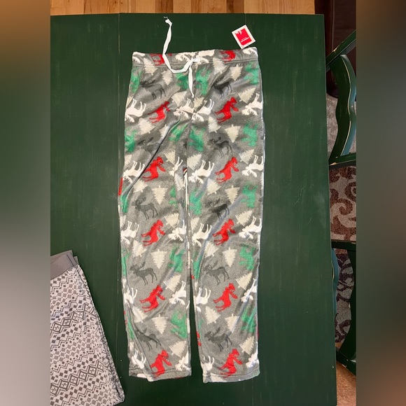 Woman’s PJ Pants Bundle - Picture 6 of 9